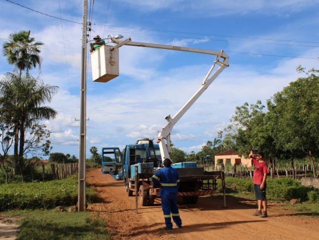 N.S de Nazaré (PI): Programa 'ilumina Nazaré' leva luz para a localidade Pedra Grande